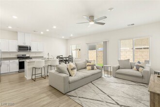 Building Photo - 4718 Arctic Clfs Ave