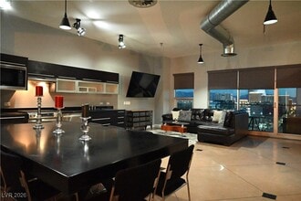 Building Photo - 200 Hoover Ave