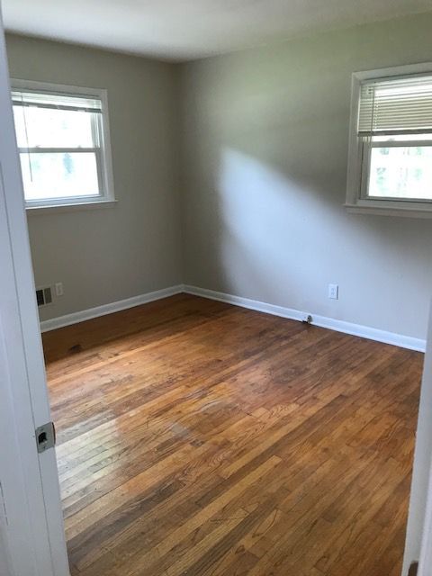 Building Photo - 5615 Lakeside Trl