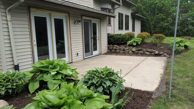 4-Season Porch & Patio - 8415 Mid Town Rd