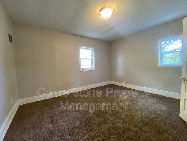 Foto del edificio - 704 14th Ave N