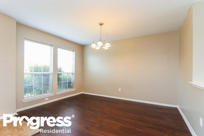 Building Photo - 9316 Liberty Crossing Dr