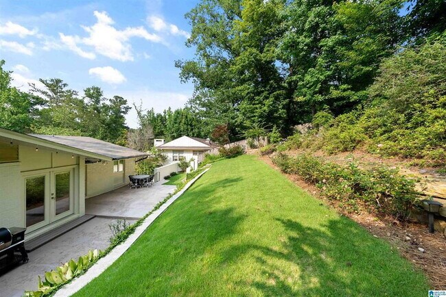 Building Photo - Mountain Brook 5 Bedroom, 3 Bath with Finished Lower Level