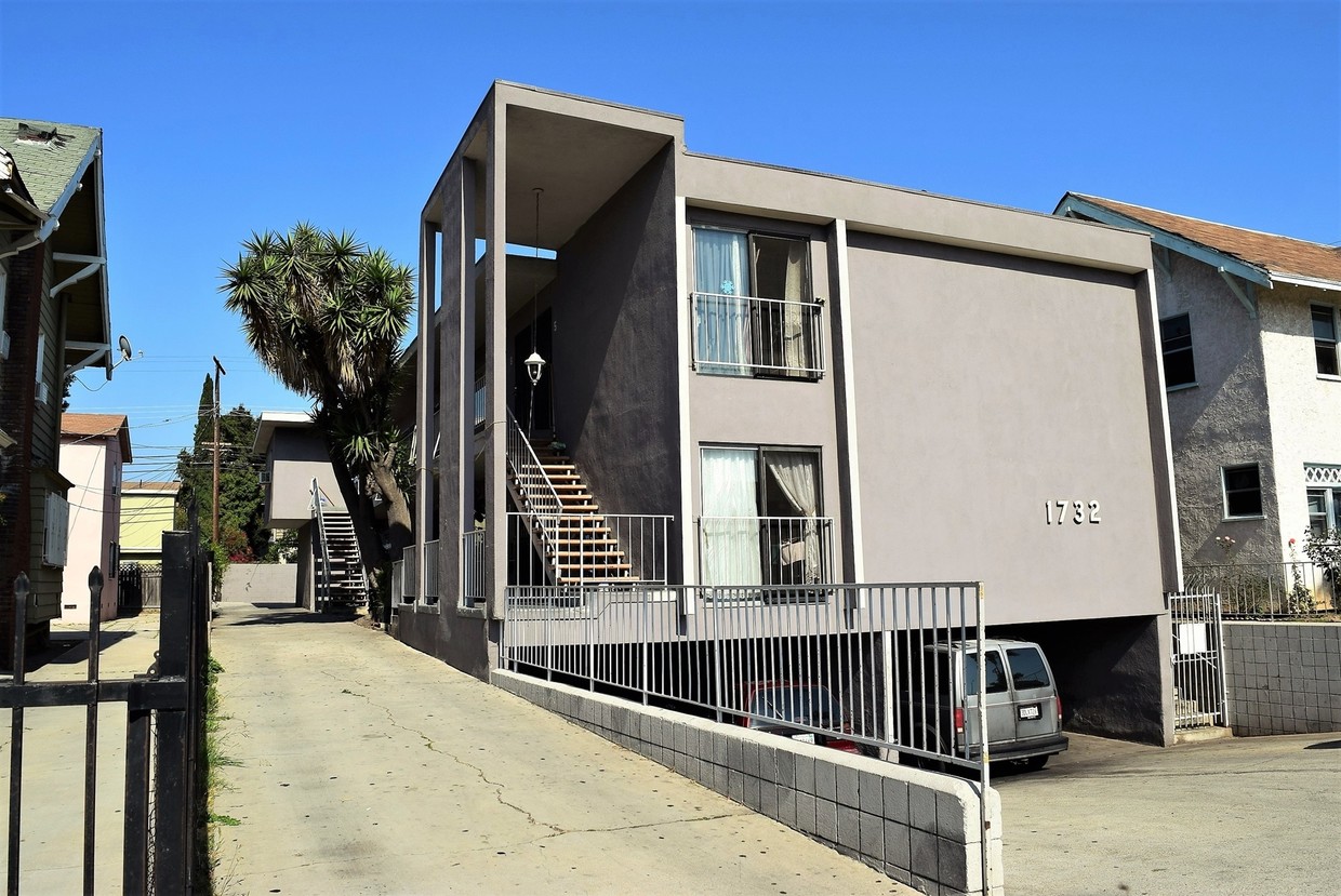 Primary Photo - 1732 6th Ave