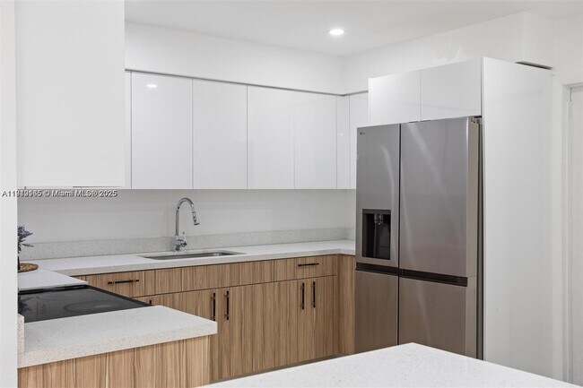 Foto del edificio - 72 NE 186th Terrace