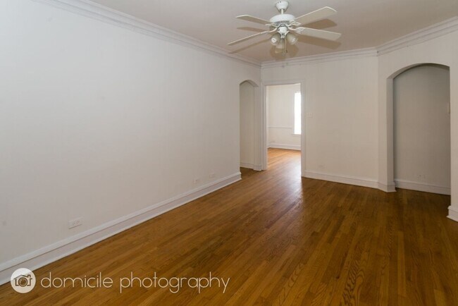 Foto del edificio - 2557 W Montrose Ave