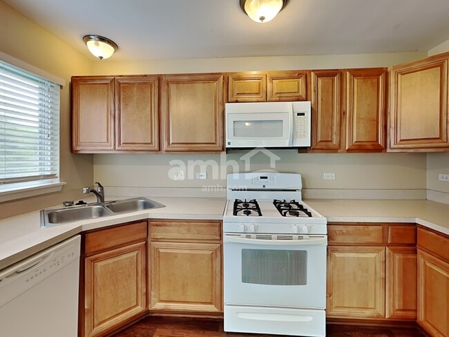 Building Photo - 2387 N Lancaster Ln