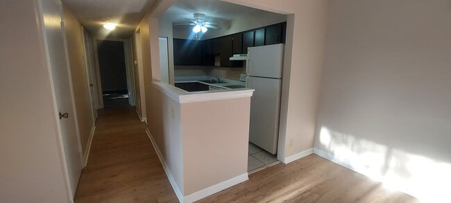 Foto del edificio - 7098 Wildwood Cir