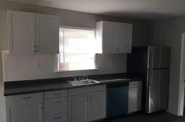 Kitchen - 248 E Fifth St