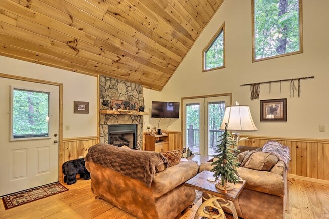 Building Photo - 100 Carvers View Trl
