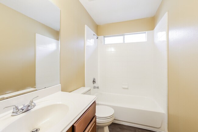 Foto del edificio - 16039 Imperial Forest Ln