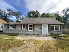 Building Photo - 217 Hillcrest Dr