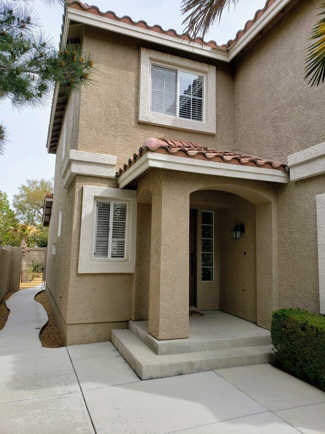 Building Photo - 5054 Tranquil Stream Ct