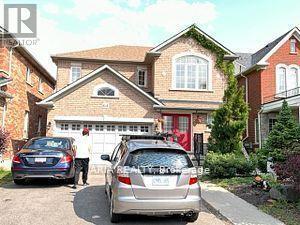 Photo principale - 64-64 Sedgewick Cir
