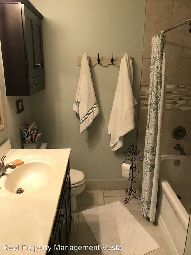 Building Photo - 2 br, 1.5 bath House - 767 Willow Creek Drive