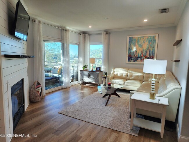 Building Photo - 1800 The Greens Way