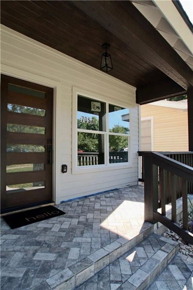 Foto del edificio - 705 Harris Ave