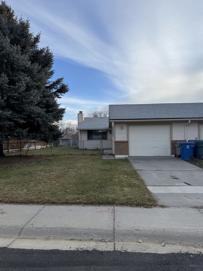 Building Photo - 995 Terrell Dr