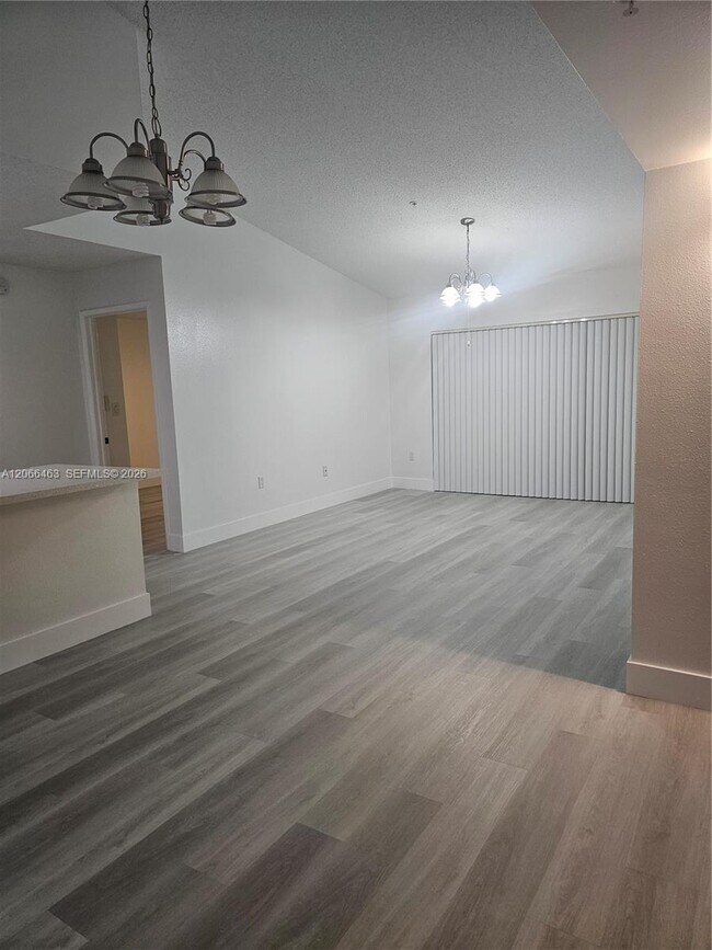 Foto del edificio - 4520 NW 107th Ave