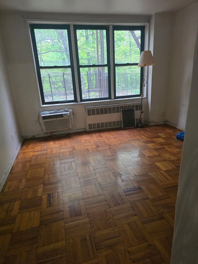 Foto del edificio - 41-42 73rd St