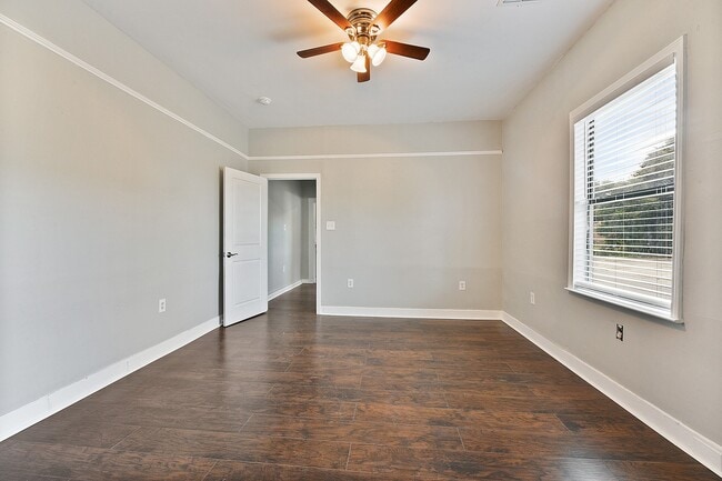 Foto del edificio - 1501-1503 Desire