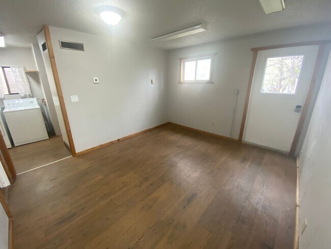 Foto del edificio - 22 S Woodard Ave