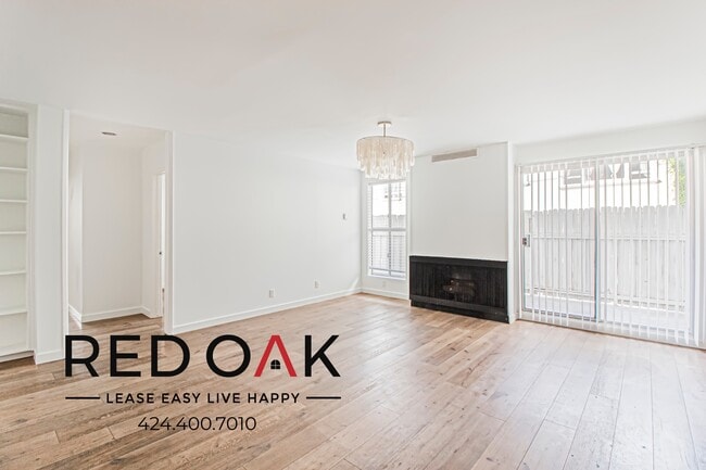 Building Photo - 1033 3rd St