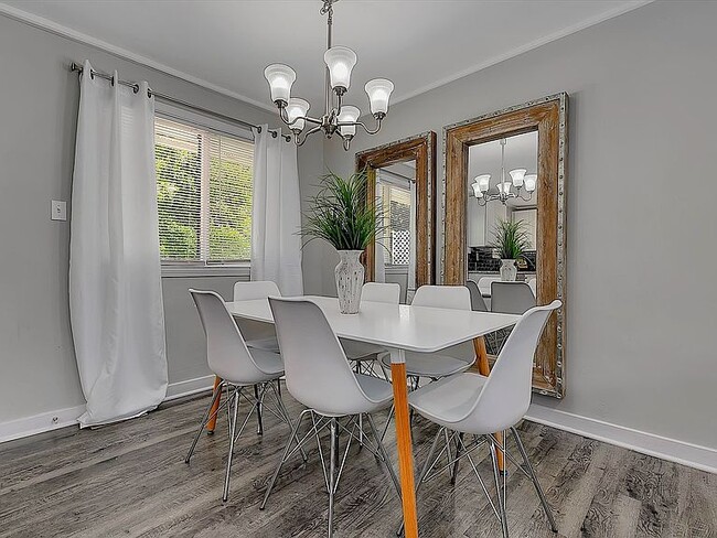 Foto del edificio - 659 Mary Ln