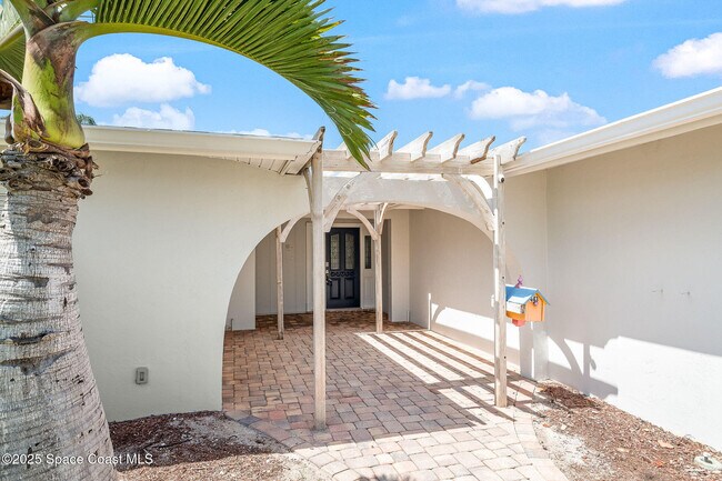 Foto del edificio - 443 Port Royal Blvd