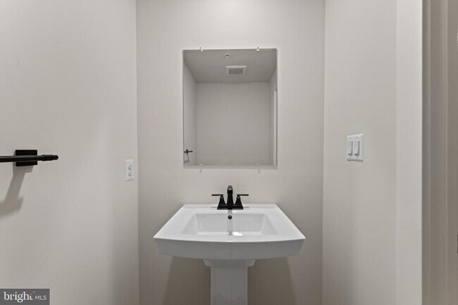 Foto del edificio - 13721 Hunt Valley Ct