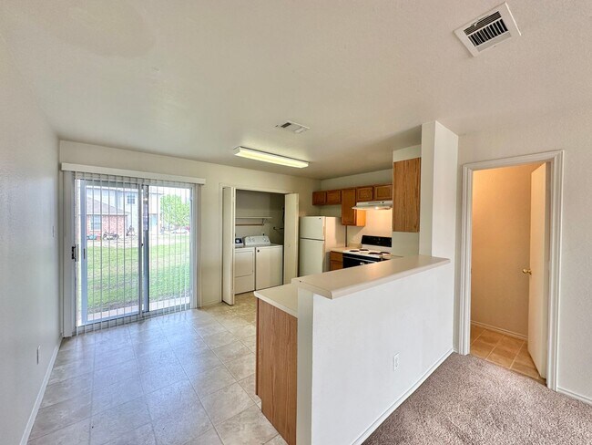 Building Photo - 2105 Tahoe Ct