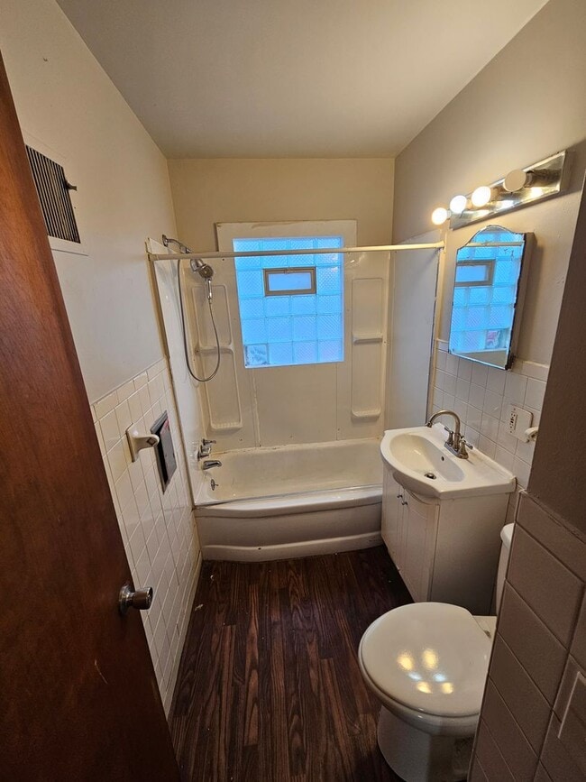 Building Photo - 4239 Asbury Dr