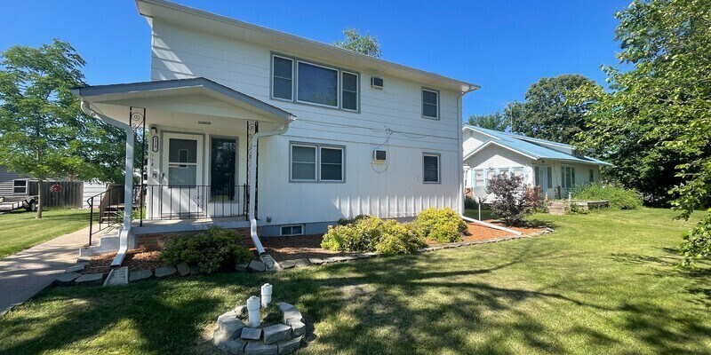 Primary Photo - 1319 Armory Ave