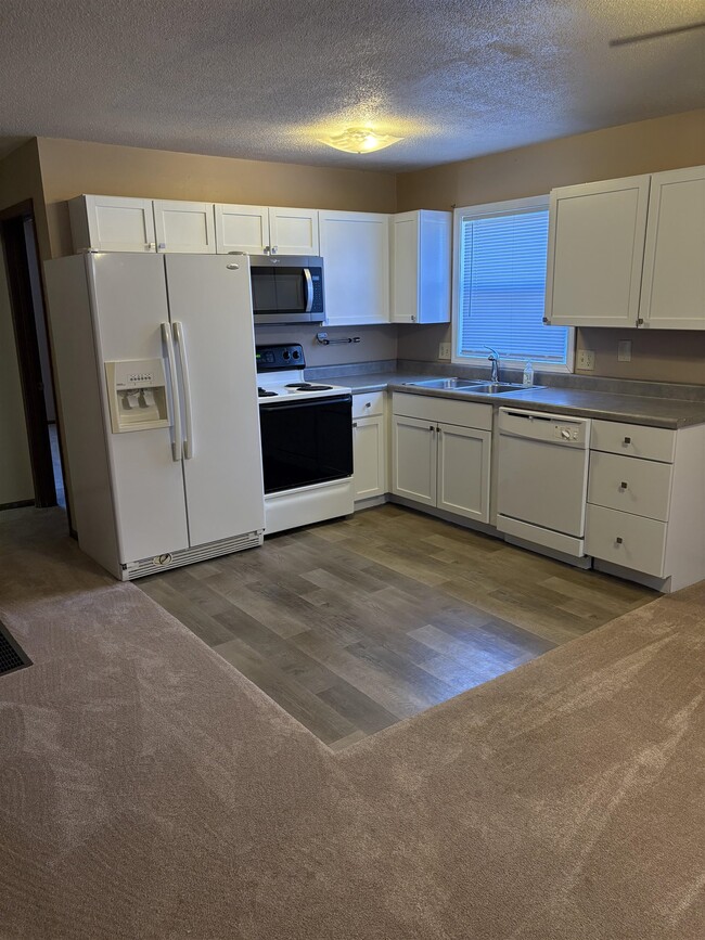 Foto del edificio - 2232 Nuttman Ave