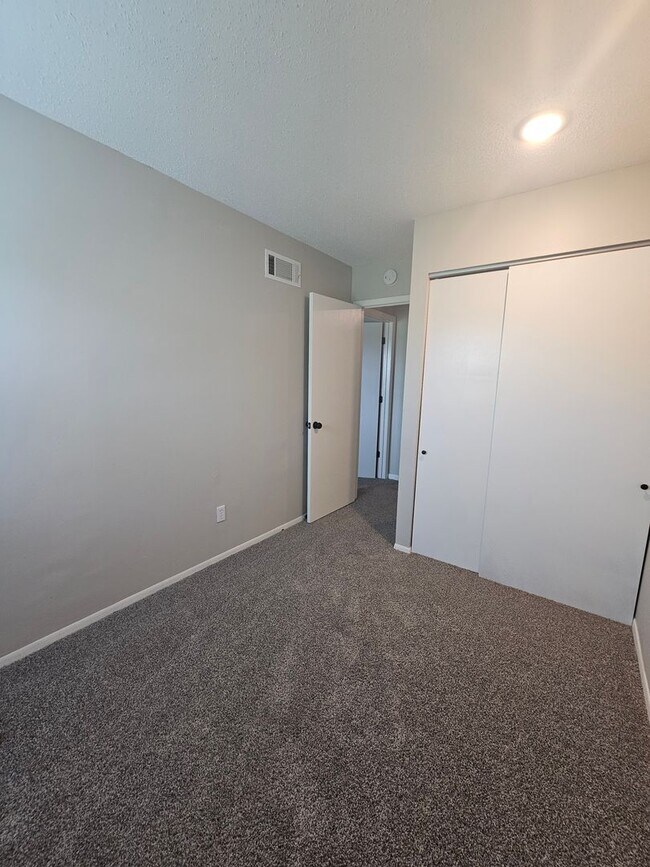 Foto del edificio - 5416 - 5418 N Linwood Ave.