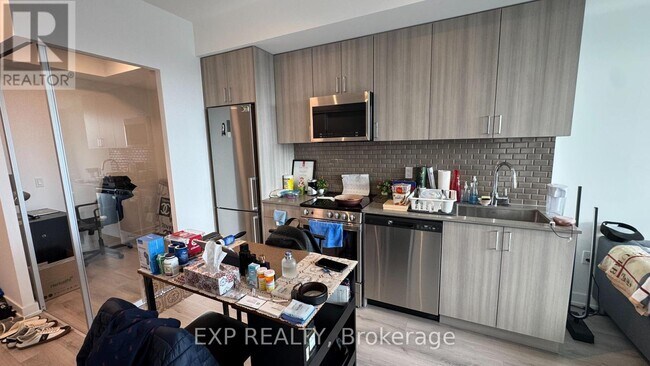 Photo du bâtiment - 1005 Dundas St E