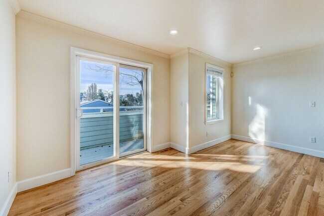 Foto del edificio - Three bedroom suites on their own level