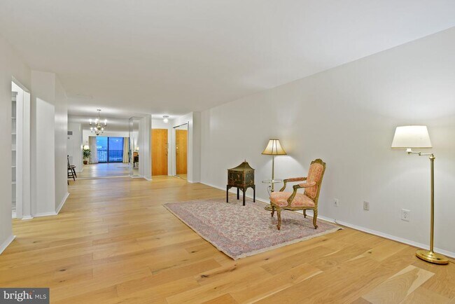 Foto del edificio - 1800 Old Meadow Rd
