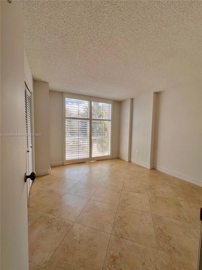 Building Photo - 2 bedroom in Sunny Isles Beach FL 33160