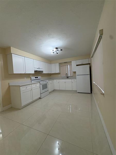 Foto del edificio - 1871 NW 59th Terrace