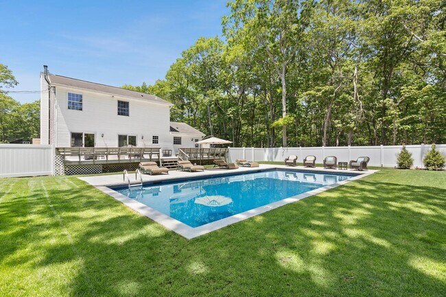 Building Photo - 9 White Birch Dr