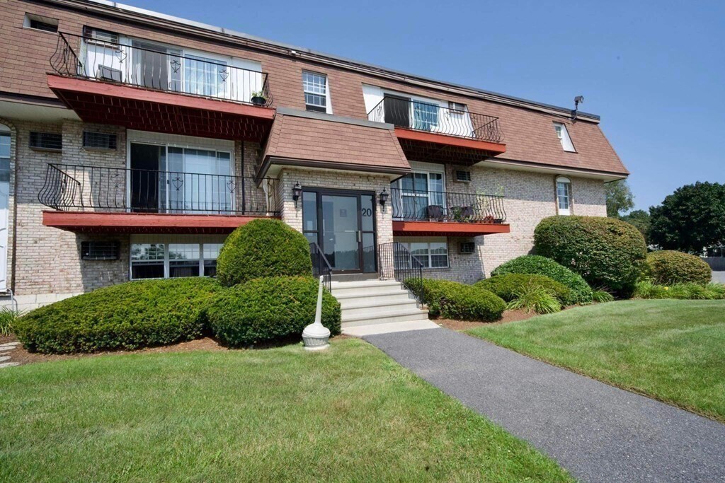 Foto principal - 20 Williamsburg Ct
