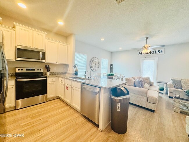 Foto del edificio - 7478 Shadow Lake Dr