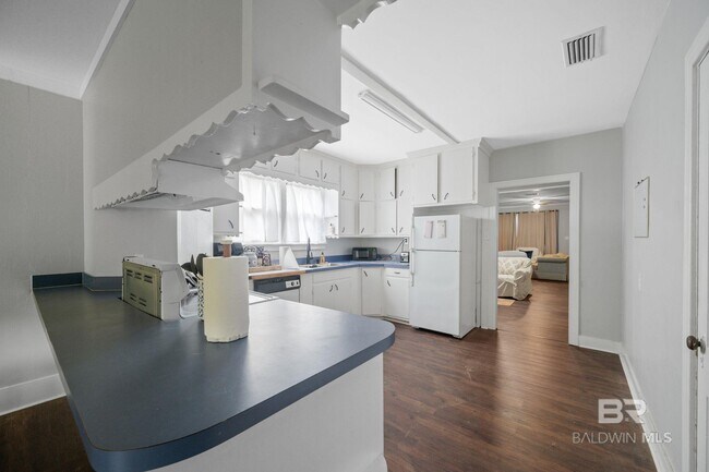 Building Photo - 708 Glenwood St