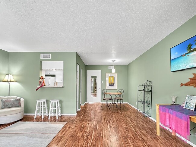 Building Photo - 7920 Rockwood Ln