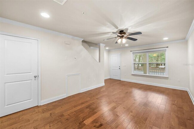 Building Photo - 4605 SW 48th Dr