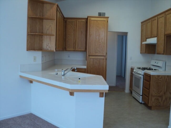 Foto del edificio - 1811 Stillspring Ct