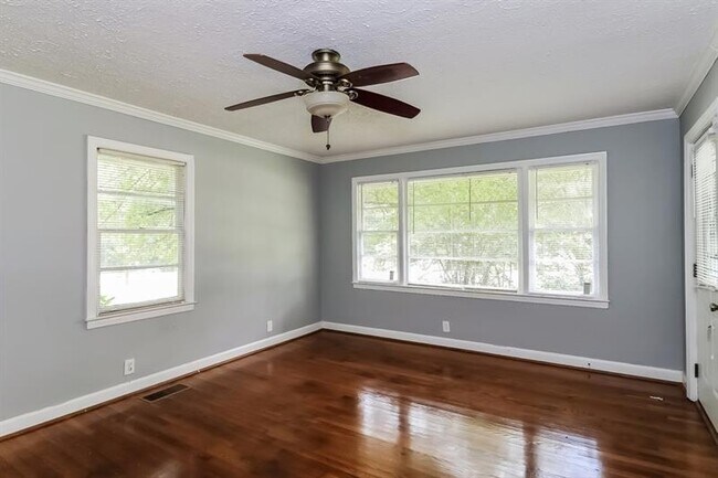Foto del edificio - 3560 Glenwood Rd