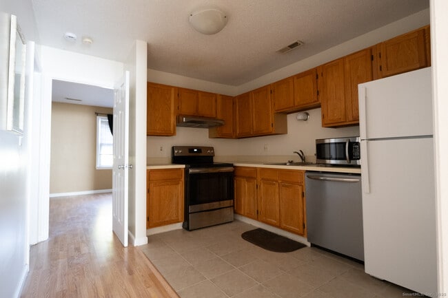 Building Photo - 310 Booth St