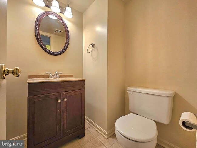 Building Photo - 4802 Treasure Ct